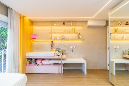 5_photo/94dce3e5ab.d7ef60e03d01fd59-ATLAS-390efee4-68d9-4e7a-b03d-05f05ecaae8a.jpg de casa à venda com 3 quartos, 239m² em Mercês, Curitiba