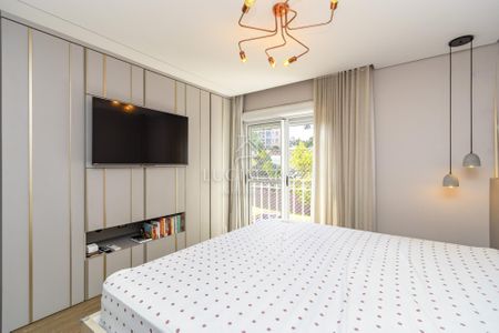 8_photo/94dce3e5ab.d7ef60e03d01fd59-ATLAS-5245521f-22ba-4527-92ff-ac2df374c497.jpg de casa à venda com 3 quartos, 239m² em Mercês, Curitiba