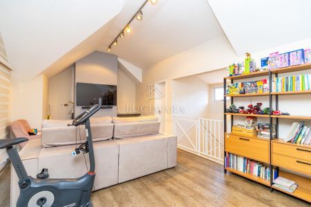 28_photo/94dce3e5ab.d7ef60e03d01fd59-ATLAS-7c33e013-8403-4639-9750-3f6ebeaf8e2d.jpg de casa à venda com 3 quartos, 239m² em Mercês, Curitiba