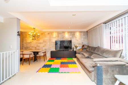 10_photo/94dce3e5ab.d7ef60e03d01fd59-ATLAS-97ce4162-e46a-4236-b509-9b594ff78c07.jpg de casa à venda com 3 quartos, 239m² em Mercês, Curitiba