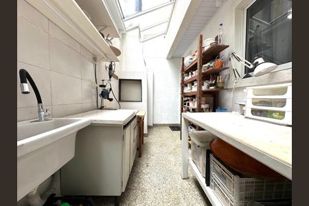 9_photo/94dce3e5f7.1fb0b71ab46b22f7-ATLAS-02c1a4a8-6961-40f8-b043-71e80789d1b4.jpg de casa à venda com 3 quartos, 167m² em Bigorrilho, Curitiba