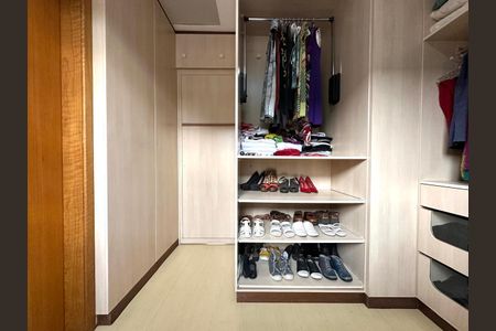 33_photo/94dce3e5f7.1fb0b71ab46b22f7-ATLAS-76f180c6-a1d8-42fd-8741-3cea680aef80.jpg de casa à venda com 3 quartos, 167m² em Bigorrilho, Curitiba