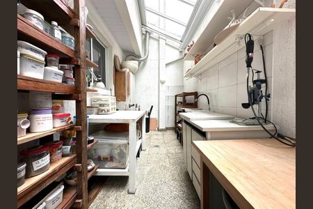 8_photo/94dce3e5f7.1fb0b71ab46b22f7-ATLAS-cd44beab-808d-4eca-8e09-8bd2eacac94b.jpg de casa à venda com 3 quartos, 167m² em Bigorrilho, Curitiba