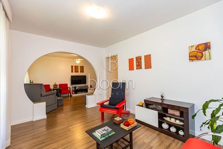 3_photo/94dce3e60f.41d999924f8b3a2a-ATLAS-058b22c8-8b89-4a11-849a-6cf2eb2c0001.jpg de casa à venda com 6 quartos, 242m² em Bigorrilho, Curitiba