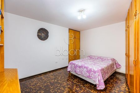 4_photo/94dce3e60f.41d999924f8b3a2a-ATLAS-078c3ae5-14a8-48ea-b9ff-729f9c3efe45.jpg de casa à venda com 6 quartos, 242m² em Bigorrilho, Curitiba