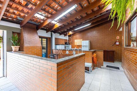 6_photo/94dce3e60f.41d999924f8b3a2a-ATLAS-0f39b1e0-a37c-4395-a600-2062948d2bc6.jpg de casa à venda com 6 quartos, 242m² em Bigorrilho, Curitiba