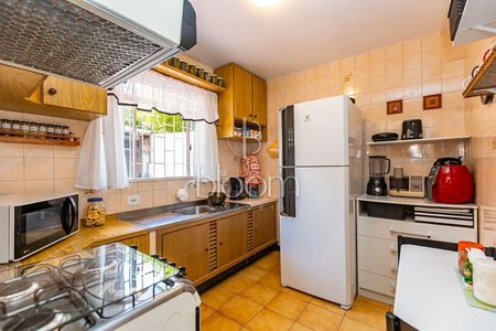 19_photo/94dce3e60f.41d999924f8b3a2a-ATLAS-9de24243-ff6b-4fa0-8a9a-dfac7b468353.jpg de casa à venda com 6 quartos, 242m² em Bigorrilho, Curitiba