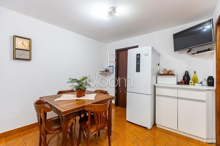 37_photo/94dce3e60f.41d999924f8b3a2a-ATLAS-d04aac62-e2f9-4429-849f-ec707df8440e.jpg de casa à venda com 6 quartos, 242m² em Bigorrilho, Curitiba