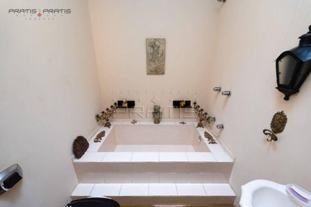 2_photo/94dce3e6c9.f469cfda097b0aa9-ATLAS-8613d14f-c6ef-450c-ae57-c04f8e997aaf.jpg de casa à venda com 4 quartos, 180m² em Bigorrilho, Curitiba