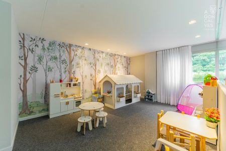 2_photo/94dce3e82f.6e6daa3ff4053a2f-ATLAS-14949535-62e4-4940-9c46-6bc65e2273df.jpg de apartamento à venda com 3 quartos, 194m² em Bigorrilho, Curitiba