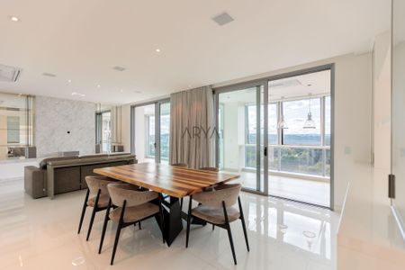 7_photo/94dce3e847.c35df5bd4b54cfde-ATLAS-08f366f4-0280-4c88-ae92-dfd0028d071a.jpg de apartamento à venda com 4 quartos, 212m² em São Francisco, Curitiba