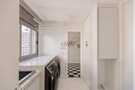 8_photo/94dce3e847.c35df5bd4b54cfde-ATLAS-3f2024b1-b33d-42d0-89fa-557abbe9db9a.jpg de apartamento à venda com 4 quartos, 212m² em São Francisco, Curitiba