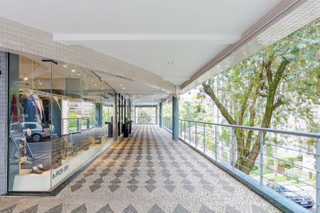 4_photo/94dce3e905.effed4e4f62d7f4b-ATLAS-00af959d-8aa9-49f3-8101-52215c6d632d.jpg de apartamento à venda com 1 quarto, 65m² em Bigorrilho, Curitiba