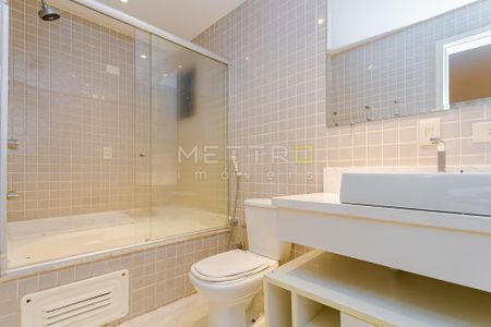 2_photo/94dce3e905.effed4e4f62d7f4b-ATLAS-bcca17d6-b870-44a0-8891-049ae6f5d2f0.jpg de apartamento à venda com 1 quarto, 65m² em Bigorrilho, Curitiba