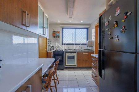 10_photo/94dce3e9a7.6a2cde5a9a9595ab-ATLAS-7803cef3-6e1c-4e9f-bd76-84424030af29.jpg de apartamento à venda com 4 quartos, 120m² em Bigorrilho, Curitiba