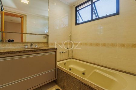 11_photo/94dce3e9a7.6a2cde5a9a9595ab-ATLAS-79561646-07fd-43bf-9b3b-222ecd04c603.jpg de apartamento à venda com 4 quartos, 120m² em Bigorrilho, Curitiba