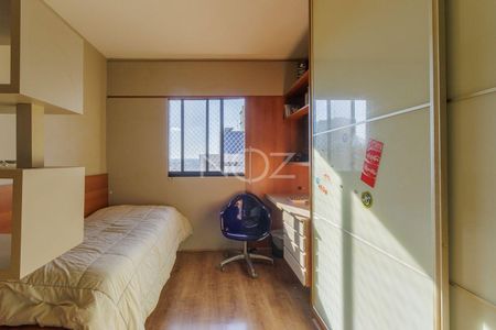 17_photo/94dce3e9a7.6a2cde5a9a9595ab-ATLAS-d17a84da-4287-4693-9ed0-1ca29f7d2720.jpg de apartamento à venda com 4 quartos, 120m² em Bigorrilho, Curitiba