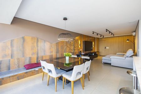 18_photo/94dce3e9b3.1513912aed6a9552-ATLAS-15d8e481-12f9-4e1a-9463-7e11229b3bb9.jpg de apartamento à venda com 2 quartos, 180m² em Bigorrilho, Curitiba