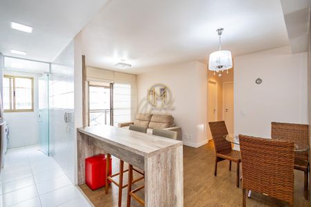 6_photo/94dce3e9b3.9461772c0fcb720e-ATLAS-dcb8a9b6-d942-4d63-ace2-3995ebe4d96b.jpg de apartamento à venda com 2 quartos, 69m² em Bigorrilho, Curitiba