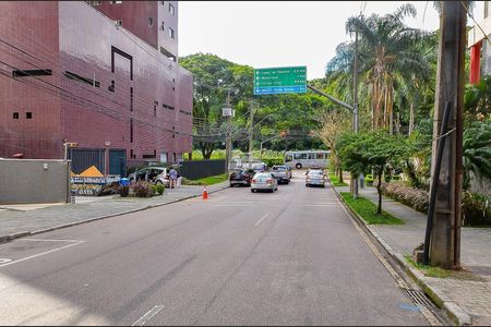 32_photo/94dce3e9cd.5e665bdf6f52b39f-ATLAS-0f42470b-9269-4607-b407-8936a59d3acf.jpg de apartamento à venda com 2 quartos, 48m² em Champagnat, Curitiba