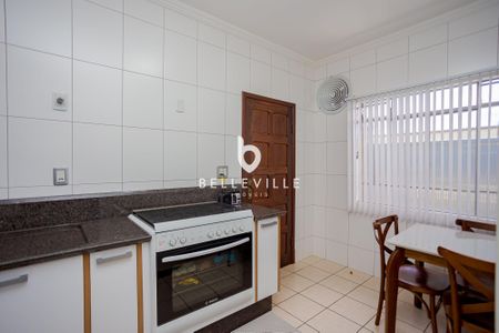 5_photo/94dce3e9f1.f85c0c96a095cbe9-ATLAS-238d0779-5cac-496e-b484-10c6a218a7ea.jpg de casa à venda com 3 quartos, 205m² em São Francisco, Curitiba