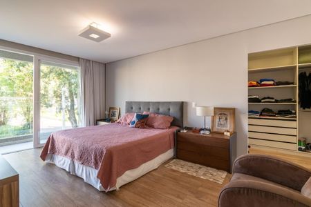 5_photo/94dce3eabd.5e2511c6536d59b0-ATLAS-19ef5752-5d76-4951-b7c2-fea3399540d5.jpg de casa à venda com 3 quartos, 313m² em Campina do Siqueira, Curitiba
