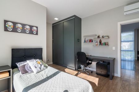 3_photo/94dce3eabd.5e2511c6536d59b0-ATLAS-c9f0d10f-e2b6-45bb-8541-4145963d1602.jpg de casa à venda com 3 quartos, 313m² em Campina do Siqueira, Curitiba