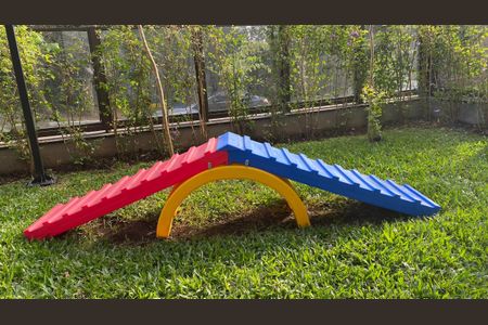 4_photo/94dce3eb5b.e6e1c947b02cf8fb-ATLAS-264a7c45-a239-4af8-a902-3376206a4e35.jpg de apartamento à venda com 4 quartos, 264m² em Bigorrilho, Curitiba