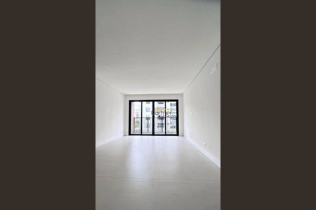 6_photo/94dce3eb95.93b8abc9daccf2f2-ATLAS-a60b5961-bb33-41ec-a60e-c43a174ad0ef.jpg de apartamento à venda com 3 quartos, 133m² em Bigorrilho, Curitiba