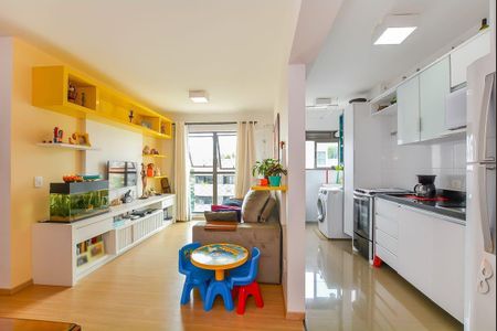 3_photo/94dce3ebe7.e324a05f83502e64-ATLAS-b8ceca58-1aa0-4801-b3d5-e43155e3e26e.jpg de apartamento à venda com 2 quartos, 59m² em São Francisco, Curitiba