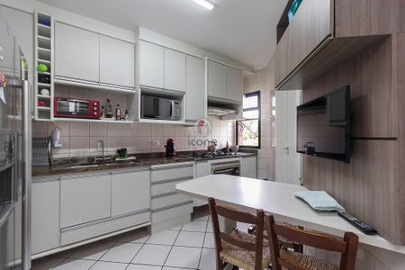 24_photo/94dce3ec1f.2a0a53e637ea3187-ATLAS-d4c0bbb7-7566-4d8d-9102-5d5a7d975540.jpg de apartamento à venda com 2 quartos, 131m² em Bigorrilho, Curitiba