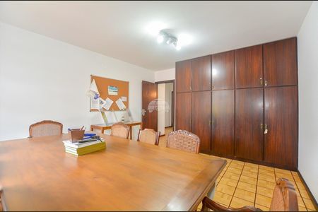 12_photo/94dce3ec9f.ead0744c2329e0c8-ATLAS-69ca2b19-b1ea-4232-9516-c9d091386d17.jpg de casa à venda com 6 quartos, 210m² em Bigorrilho, Curitiba