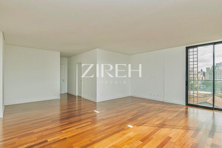 8_photo/94dce3ecf9.85000ecc88270446-ATLAS-c1ef2bc9-b939-48ea-a7a1-e2e95a7041f5.jpg de apartamento à venda com 3 quartos, 217m² em Bigorrilho, Curitiba