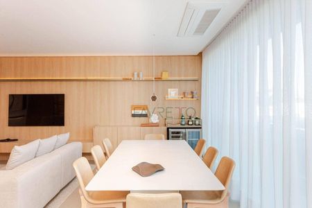 3_photo/94dce3ecf9.bcf018544e1b64bf-ATLAS-58b47a76-d1c2-4413-a6d6-a577a39ed3e4.jpg de apartamento à venda com 2 quartos, 130m² em Bigorrilho, Curitiba