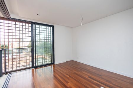 23_photo/94dce3ecff.3b67592ab6fe85c8-ATLAS-0d0d36b4-a9d3-44a8-aba6-840560daa71a.jpg de apartamento à venda com 3 quartos, 217m² em Bigorrilho, Curitiba