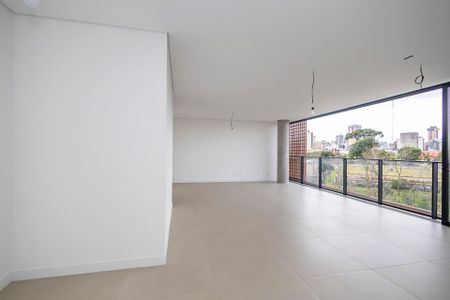 4_photo/94dce3ecff.3b67592ab6fe85c8-ATLAS-c73a8b1e-d7ee-4ce0-8cdc-fb031a1bdfdc.jpg de apartamento à venda com 3 quartos, 217m² em Bigorrilho, Curitiba
