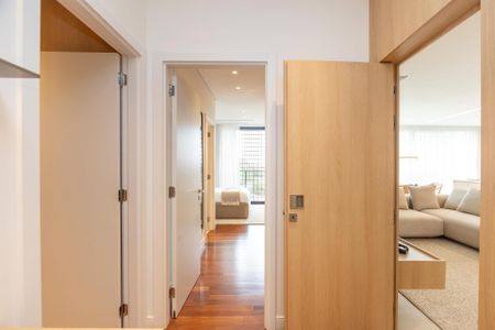 32_photo/94dce3ecff.d68efd7518b77333-ATLAS-3ab4879f-e1c6-48e2-bc6c-0f44d26a0c78.jpg de apartamento à venda com 2 quartos, 131m² em Bigorrilho, Curitiba