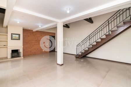 3_photo/94dce3ed6f.f0a63ddbe58566ec-ATLAS-096bac38-2cd4-4006-96ba-19ae4e59488b.jpg de casa para alugar com 3 quartos, 286m² em Bigorrilho, Curitiba