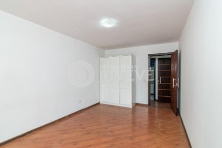 4_photo/94dce3ed6f.f0a63ddbe58566ec-ATLAS-12c43074-da2c-4635-b842-057a4b4b2fbc.jpg de casa para alugar com 3 quartos, 286m² em Bigorrilho, Curitiba