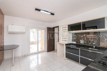 3_photo/94dce3ed6f.f0a63ddbe58566ec-ATLAS-a63fb554-5e3c-47f3-85f3-cd0ad0146ca7.jpg de casa para alugar com 3 quartos, 286m² em Bigorrilho, Curitiba