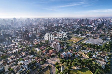 2_photo/94dce3ed71.9a54faa83c3e471c-ATLAS-1a2a287d-0196-4d18-8ecc-33e596db44b9.jpg de apartamento à venda com 3 quartos, 222m² em Bigorrilho, Curitiba