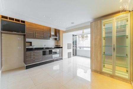 4_photo/94dce3ee83.5a9aab658eed6016-ATLAS-34f4ad7d-abc2-40da-9f4b-a65ba0c0a6fa.jpg de apartamento à venda com 2 quartos, 67m² em Bigorrilho, Curitiba