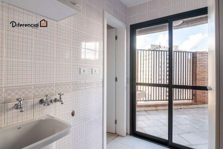 4_photo/94dce3eecf.2a2a0809f48498fb-ATLAS-bcd1e7d4-1b59-42ac-90b5-3f8503153098.jpg de apartamento à venda com 3 quartos, 130m² em Bigorrilho, Curitiba