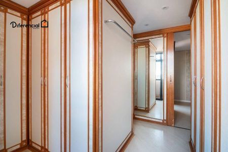 18_photo/94dce3eecf.2a2a0809f48498fb-ATLAS-ee4031b5-d953-4722-b15d-cd29f1165dac.jpg de apartamento à venda com 3 quartos, 130m² em Bigorrilho, Curitiba