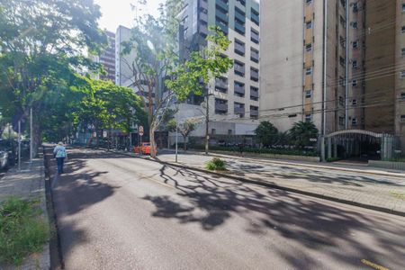 2_photo/94dce3ef01.fbad52f0bd9083e7-ATLAS-06abcbc7-e4d8-4a0d-bfe3-aedd7e1f83a5.jpg de apartamento à venda com 3 quartos, 116m² em Bigorrilho, Curitiba