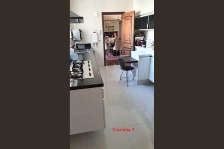 11_photo/94dce3ef37.990d2fc8af084189-ATLAS-3eb35c50-7dab-4a63-b982-36c7fa8adb61.jpg de apartamento à venda com 4 quartos, 250m² em Bigorrilho, Curitiba