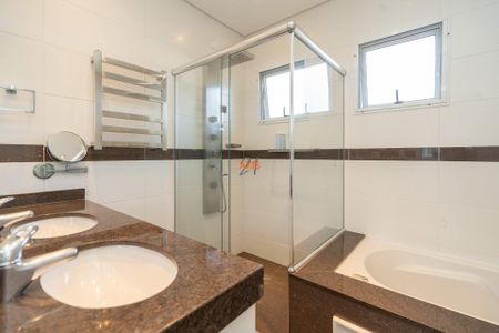 8_photo/94dce3ef3f.d05a2d10473c09ea-ATLAS-905a70c0-e3d0-4c84-ad13-e05dc0fe8db5.jpg de casa à venda com 3 quartos, 182m² em Bigorrilho, Curitiba