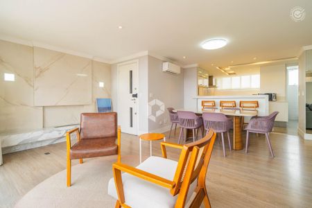 3_photo/94dce3efb1.0e1f33f2a4c43e35-ATLAS-1ebbeab7-e932-4057-b21b-e6f77403b06b.jpg de apartamento para alugar com 3 quartos, 156m² em Bigorrilho, Curitiba