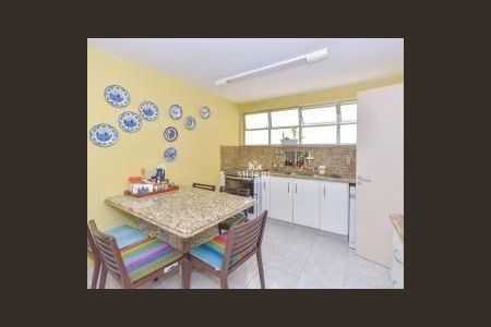 11_photo/94dce3efb5.f112afd3b91cf4b9-ATLAS-cb32362a-a657-4cb6-8a60-65702b16479e.jpg de apartamento à venda com 3 quartos, 138m² em Bigorrilho, Curitiba