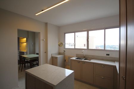 17_photo/94dce3efb9.f56461cdeec88b0f-ATLAS-0ec5ce0f-87f9-4bf5-acd1-8998df07230b.jpg de apartamento à venda com 4 quartos, 282m² em Bigorrilho, Curitiba